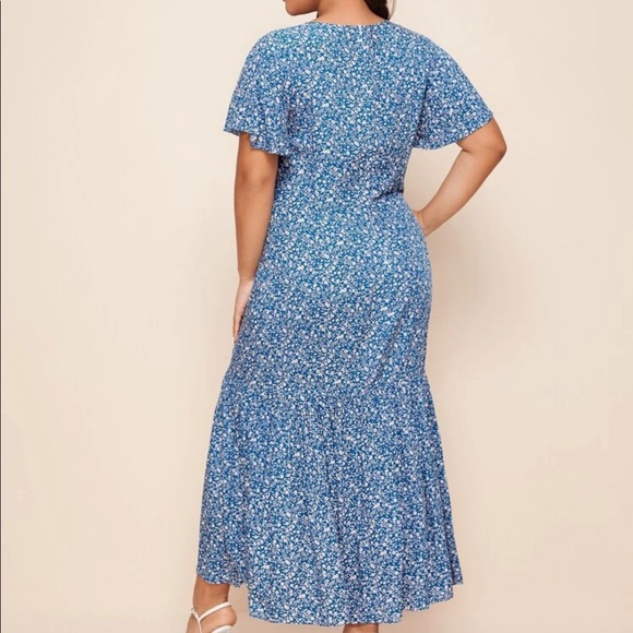 Plus size floral print V neck maxi dress - Picture 5 of 9